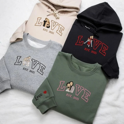 Your Photo, Your LOVE – Custom Couple Hoodies for a Memorable Valentine’s